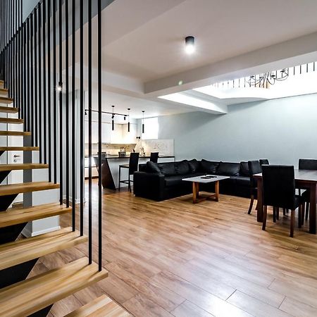 Modern Apartment In Old Tbilisi Esterno foto