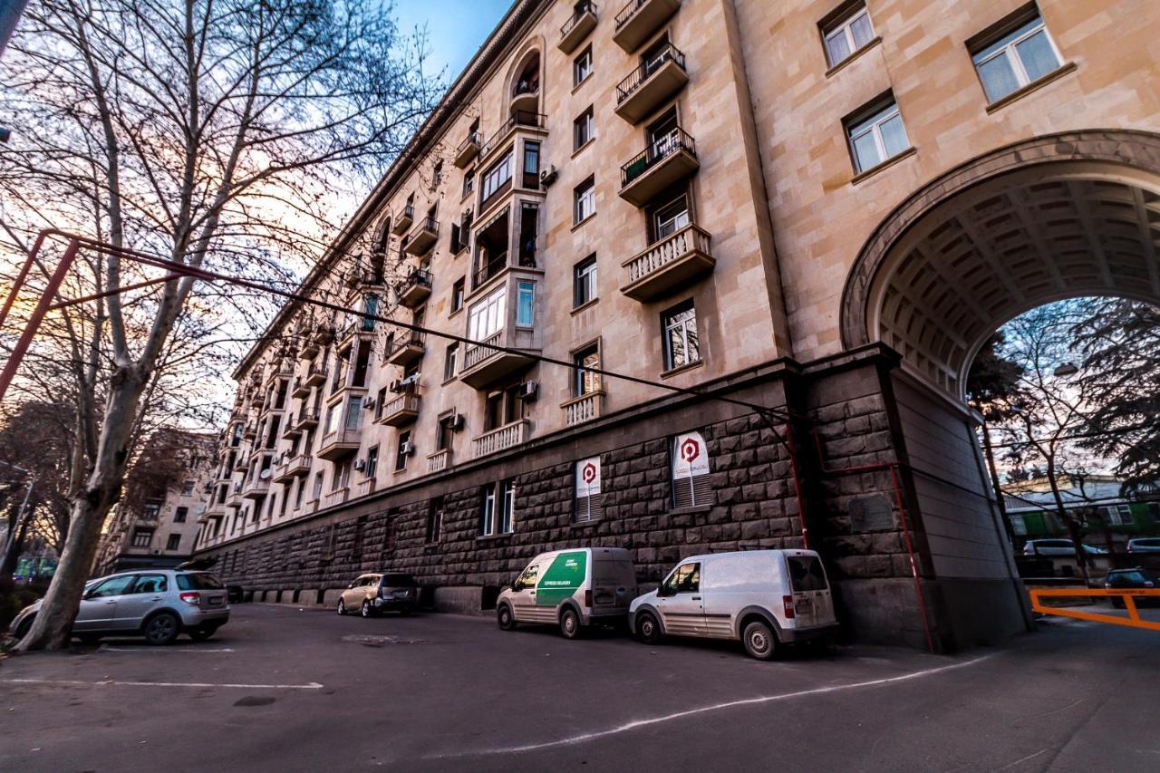 Modern Apartment In Old Tbilisi Esterno foto