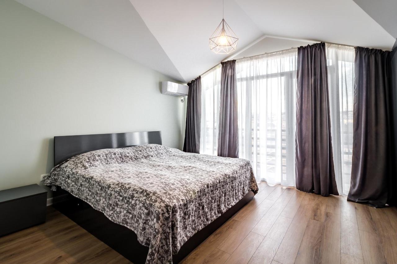 Modern Apartment In Old Tbilisi Esterno foto