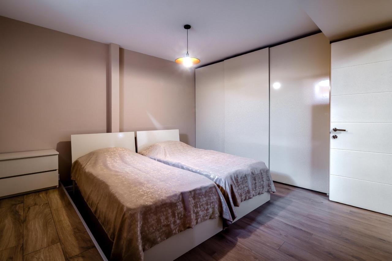 Modern Apartment In Old Tbilisi Esterno foto